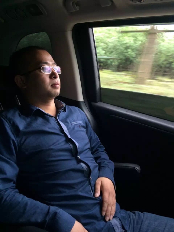 世界那么大的第三张照片--浙江中老年相亲网