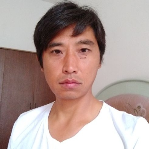 莞尔一笑的第一张照片--浙江中老年相亲网